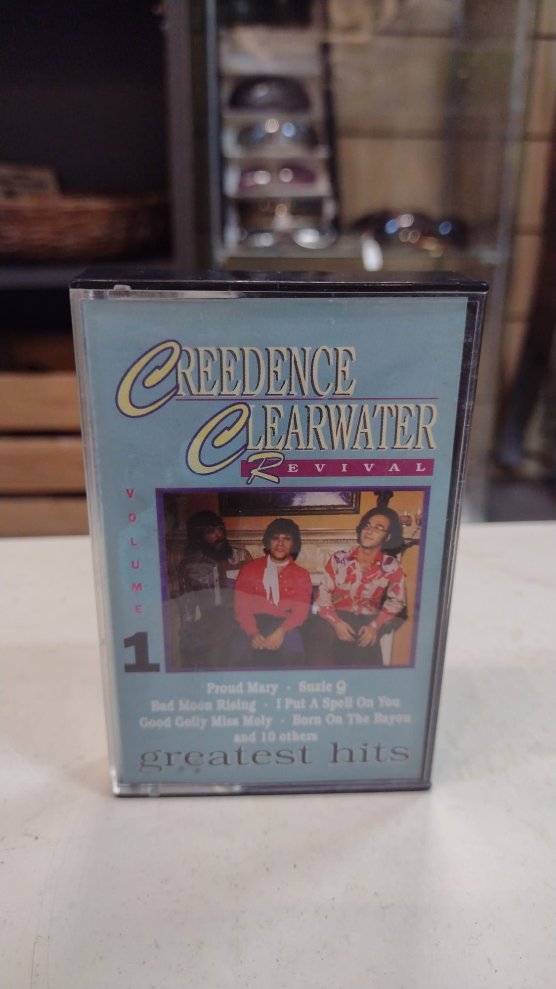 Audiocassetta Revival Volume 1 Greatest Hits dei CREEDENCE CLEARWATER