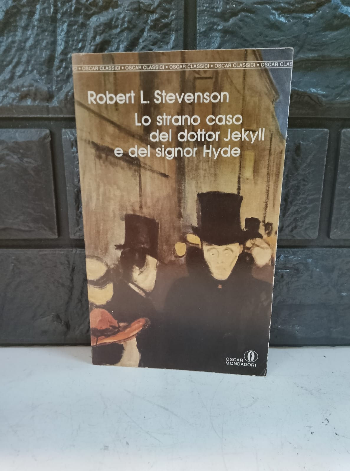 Libro Lo strano caso del dottor Jekyll e del signor Hyde di R. L. Stevenson