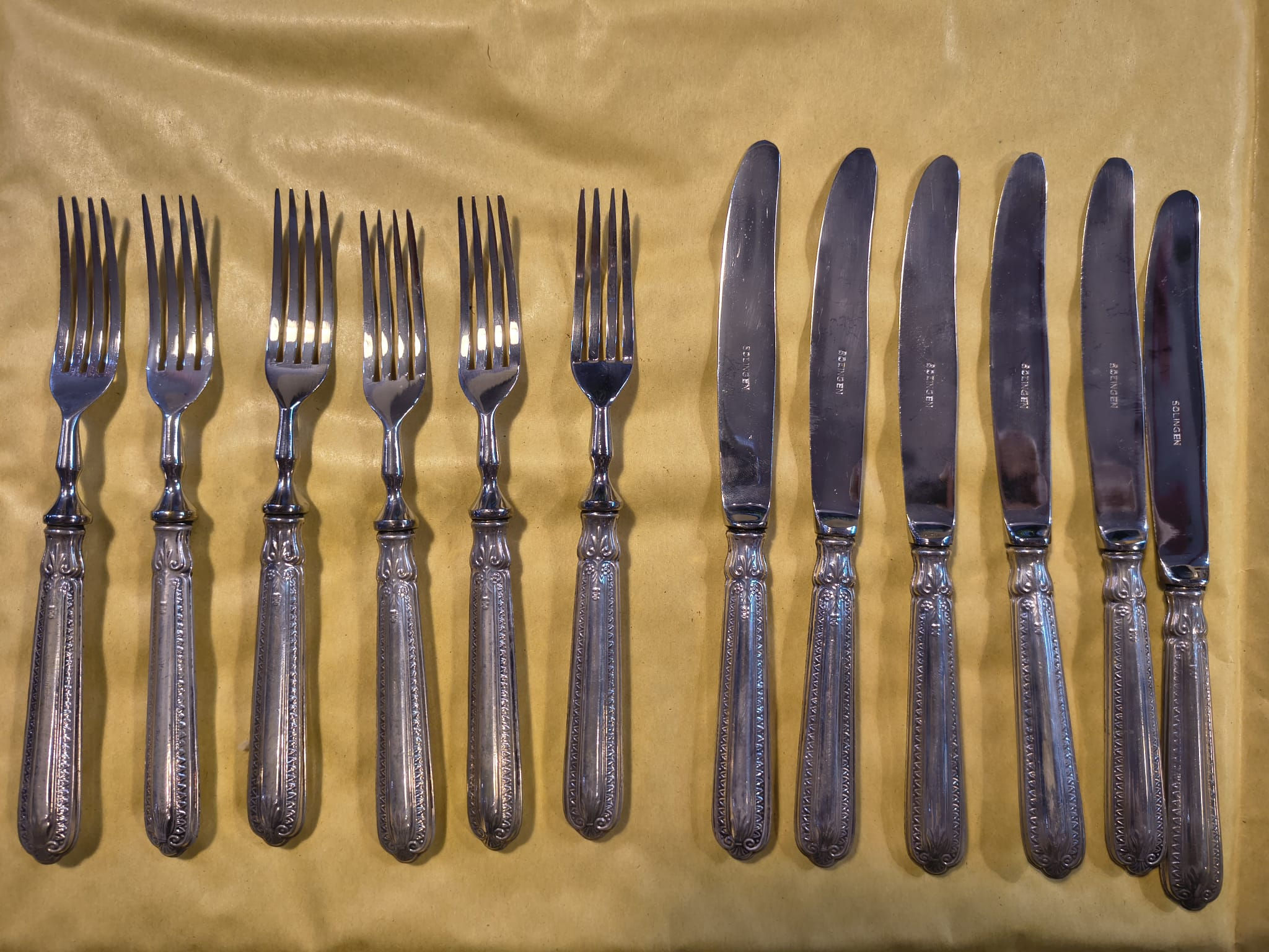 Servizio per 6 Persone Forchettine e Coltelli da Dolce Manico Argento