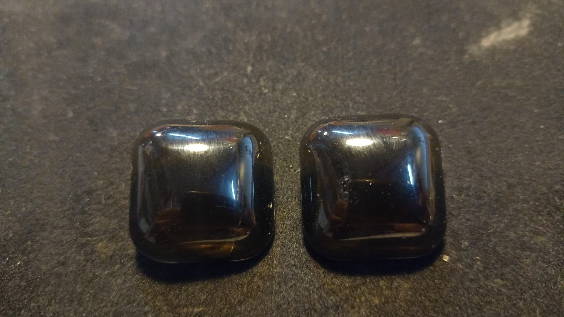 Orecchini a Clip Rombi in Resina Nera