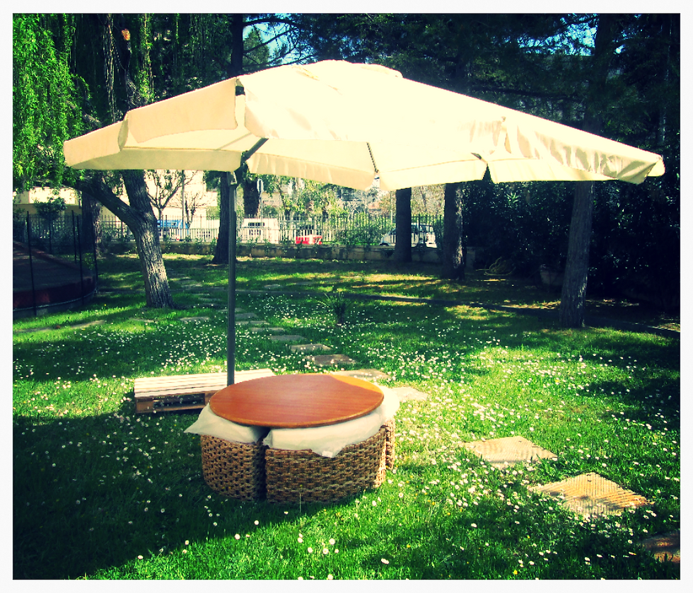 Miniatura: TAVOLINO E 4 POUF set lounge