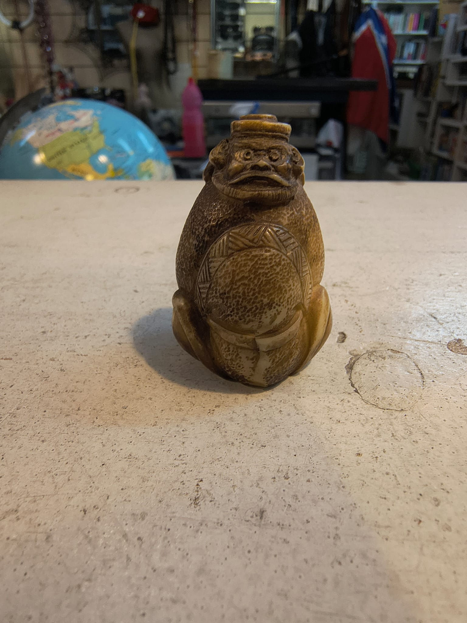 Soprammobile Miniatura Guerriero Est Europa in Resina Effetto Avorio