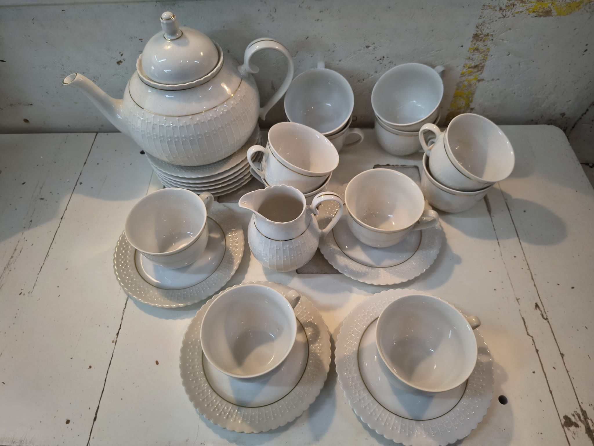 Servizio per 12 Tazze e Piattini da Tè con Teiera e Lattiera SCHERZER