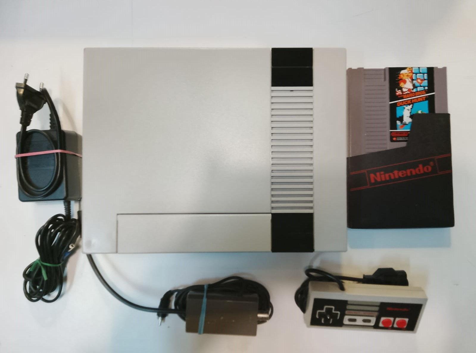 Console Nintendo NES Control Deck Set 1 Joypad e Cartuccia Mario Bros/Duck Hunt