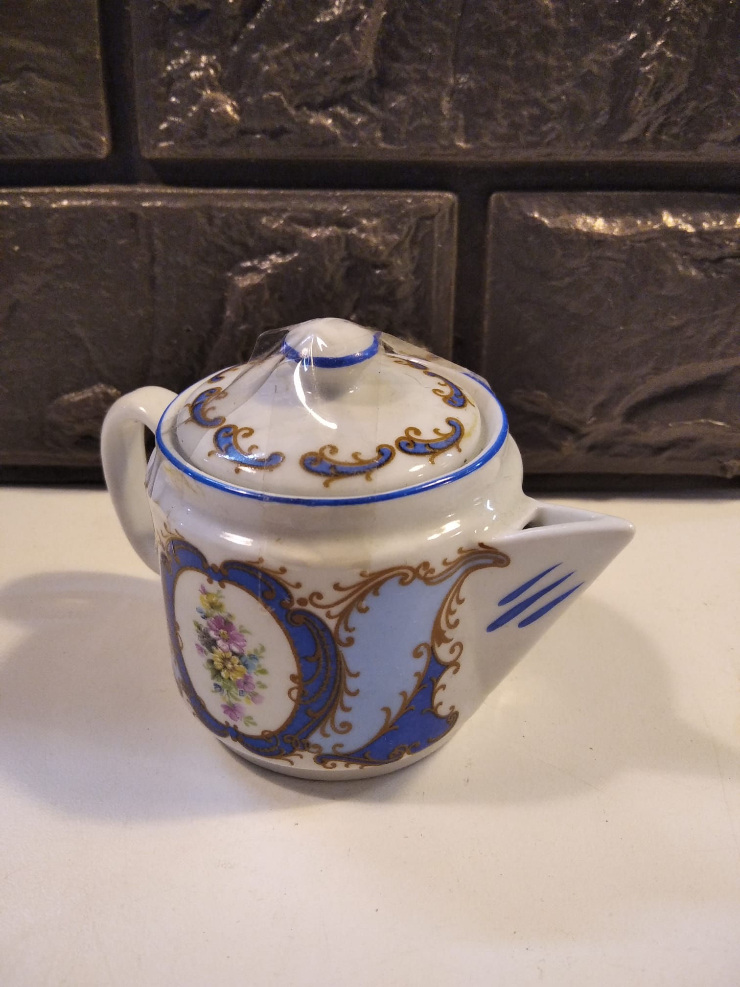 Piccola Lattiera in Porcellana di LIMOGES