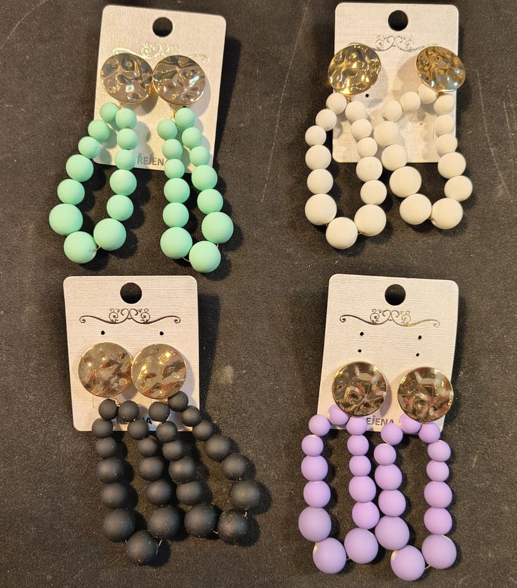 Orecchini Dorati con Cerchi Pendenti in Perline di Plastica Silk Vari Colori