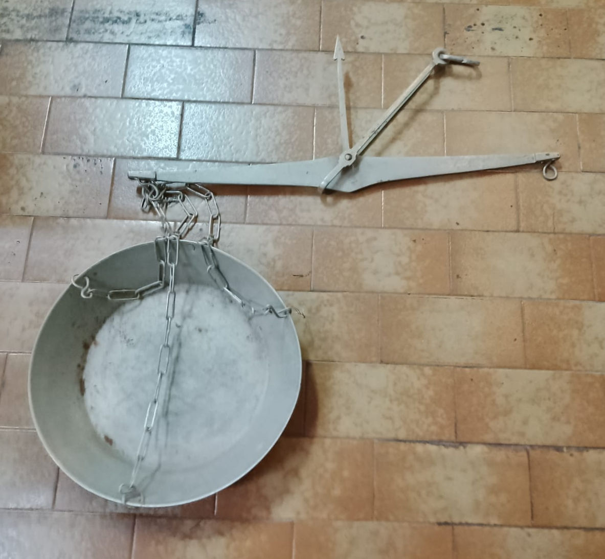 Bilancia a Due Piatti Professionale in Acciaio (un Piatto Mancante)