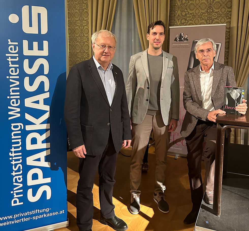 Buchpräsentation im Festsaal der Sparkasse - Hubert Nowak las aus seinem Roman