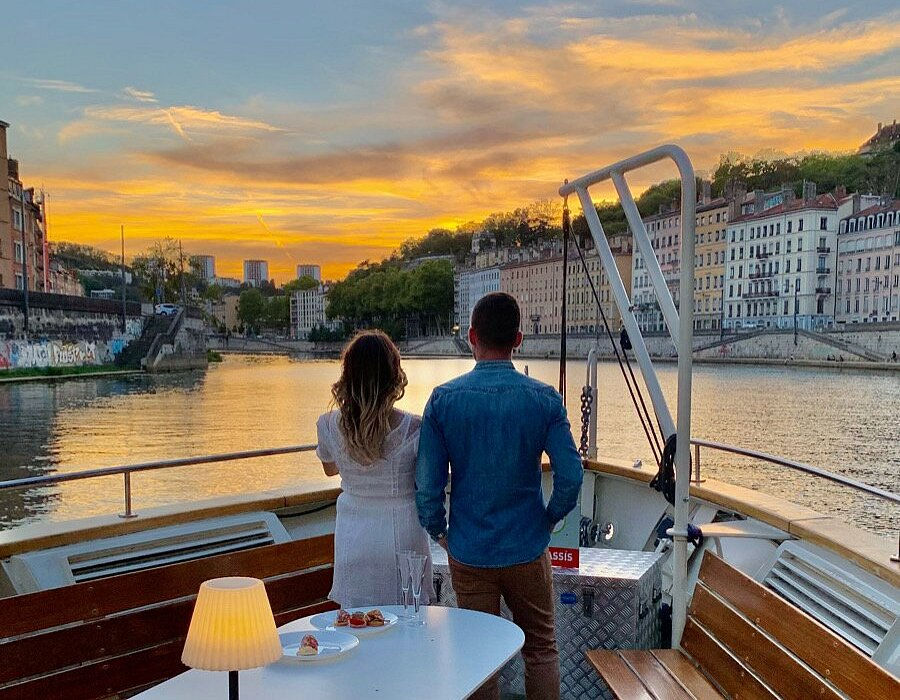 Vue depuis un vaporetto sur la Saône