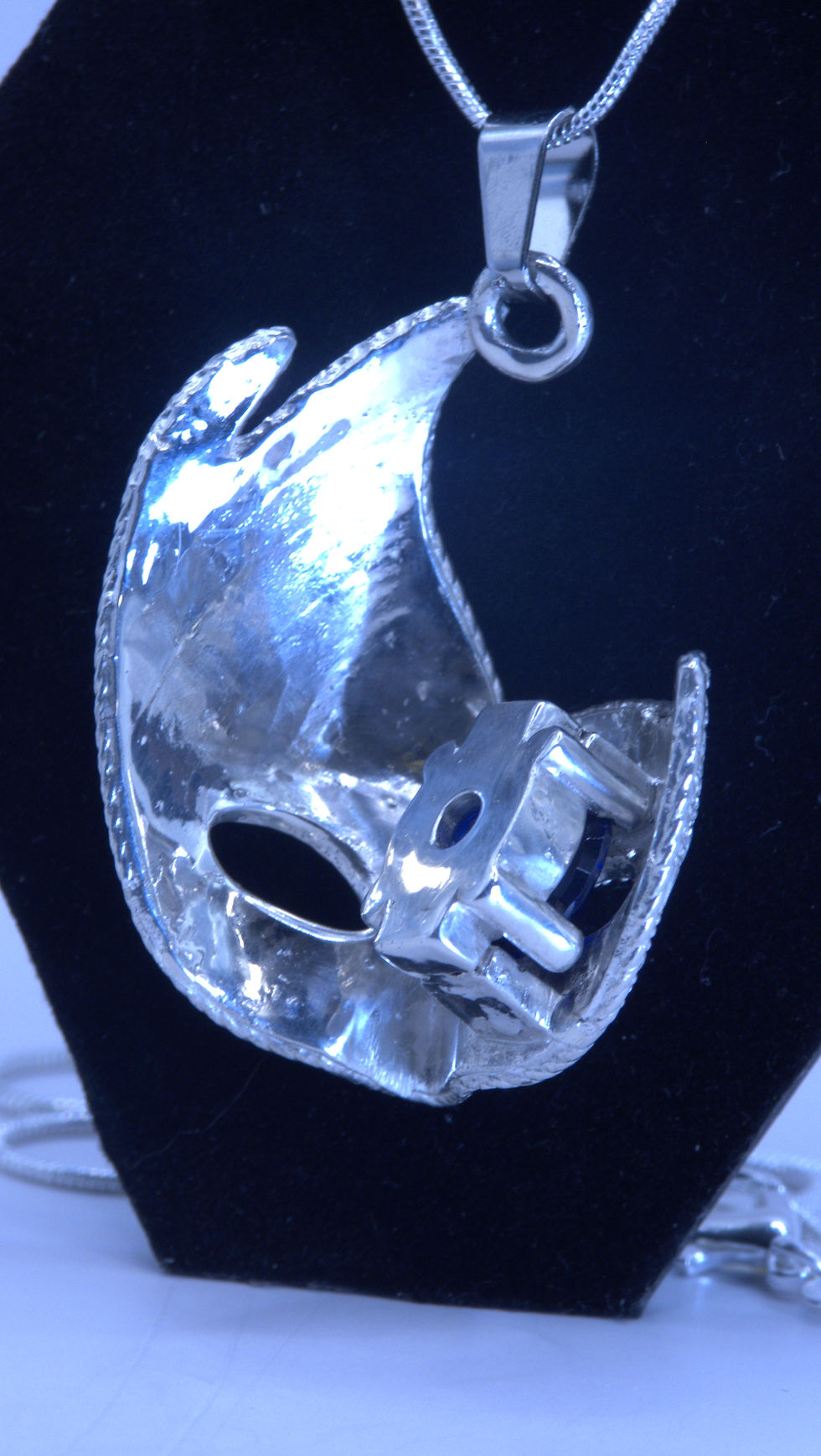 Thumbnail: Masquerade Pendant