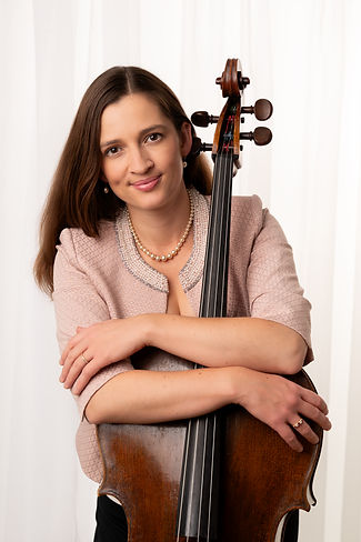 victoria-simonsen-cello-teacher.jpg