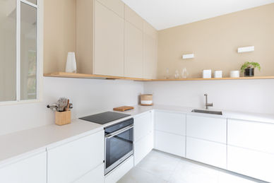 Cuisine rénovée d'un hôtel particulier parisien