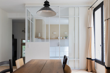 Cuisine rénovée d'un hôtel particulier parisien