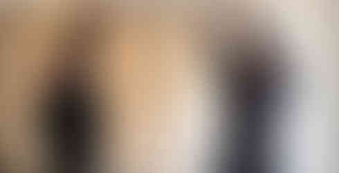 Pose et ajustement de moulures murales lors de la rénovation de bureaux à Paris