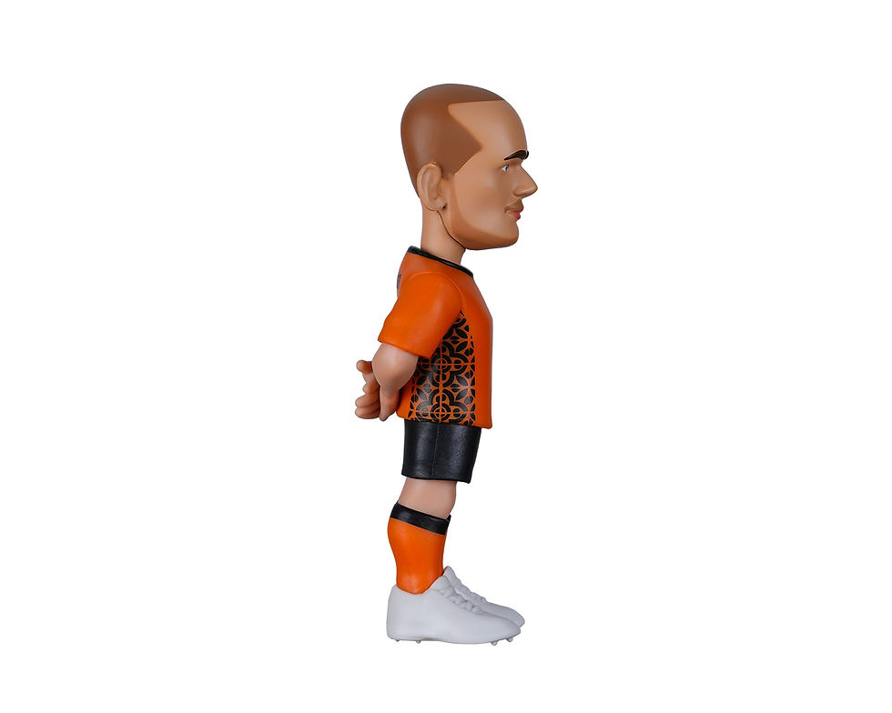 Miniatura: Vue de profil droit de la figurine de collection Sneijder Minix en position de meneur de jeu sur le terrain.