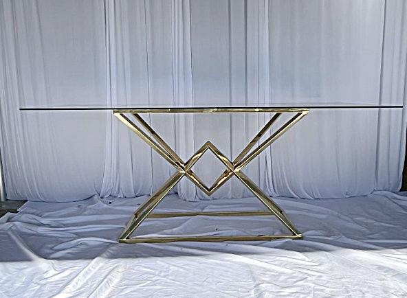 Thumbnail: Golden Diamond Table