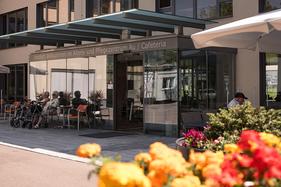 mit Blick in die Natur