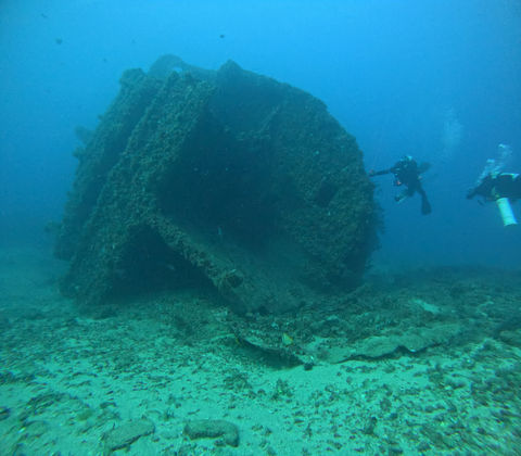 Scuba training at Governor’s Riverwalk near West Palm Beach Florida