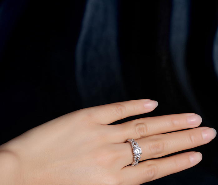 Vintage Platinum-Plated Zircon Ring