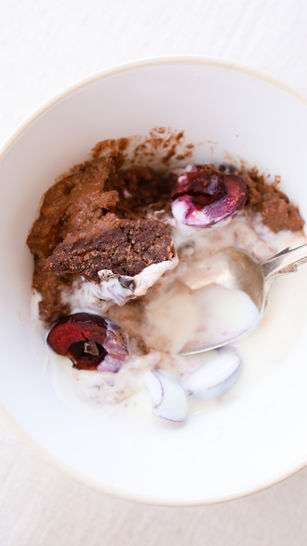 Cherry Chocolate Baked Oats