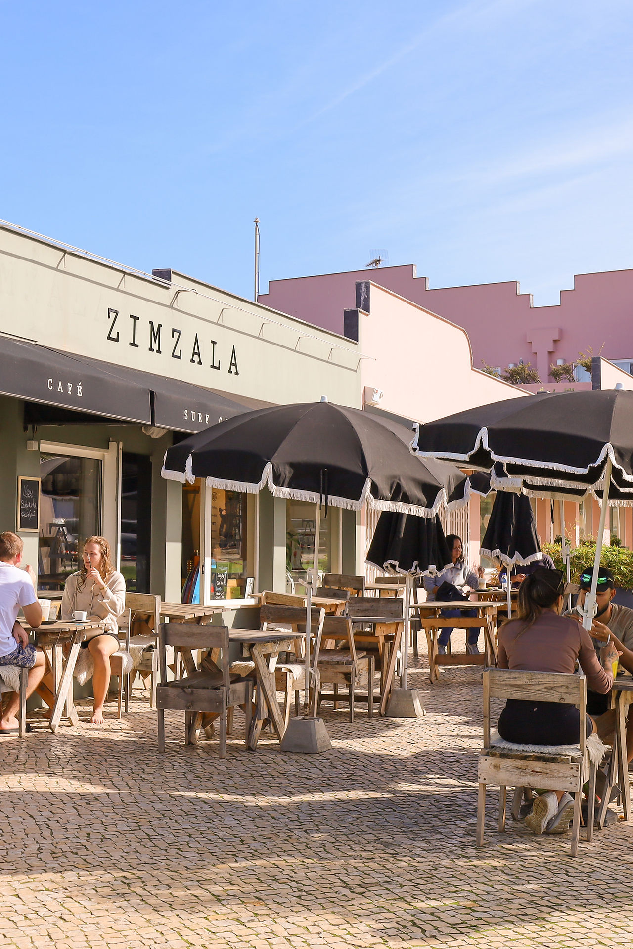ZIMZALA Surf Cafe, Gale