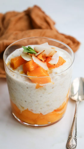 Mango & Coconut Overnight Oats
