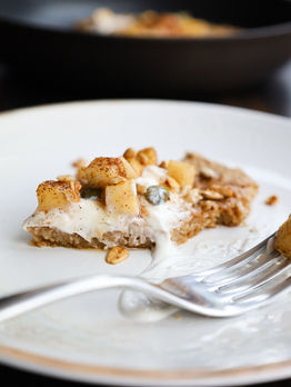 Cinnamon Apple Skillet Pancake