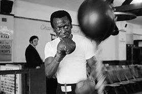 800-miles-davis-working-out-with-a-long-speed-bag-at-gleason-s-gym,-nyc,-1970-(i)-3080-2-1
