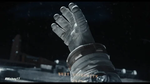 Loco x el cine inferior (2).gif