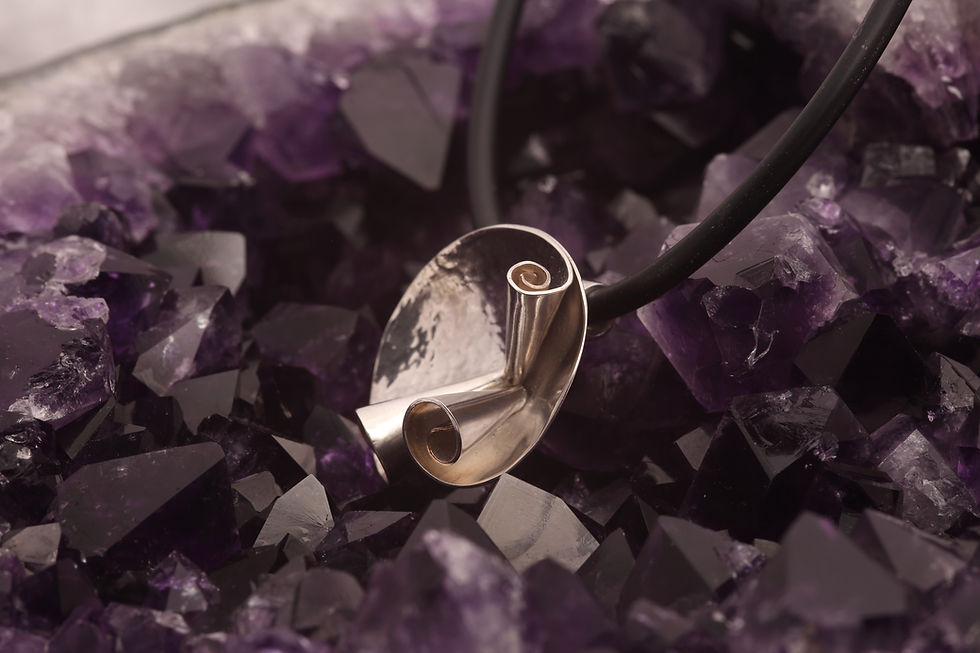 Thumbnail: Uncurling moon Necklace