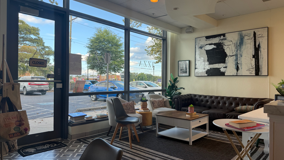 Izza Poke and Coffee: A local gem worth your time