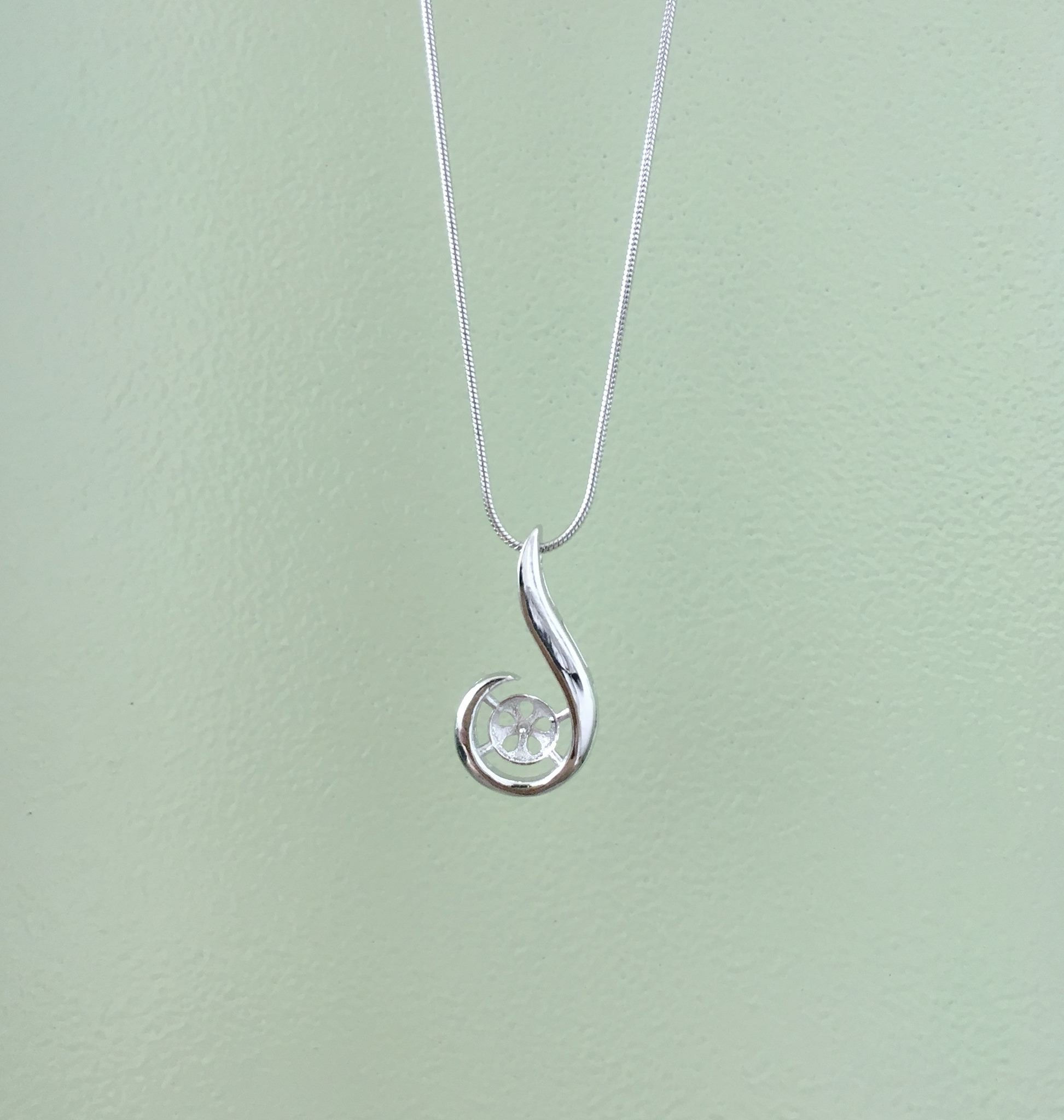 SS Mountable J Necklace 