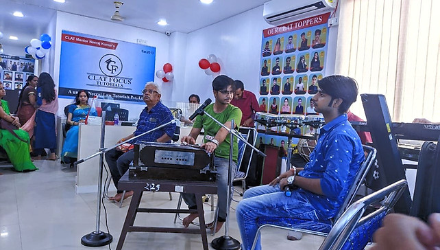 photo_6224037864451193465_y (1)_edited.j