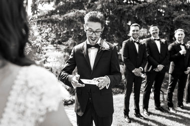 Calgary Wedding Photographer | Park Photo | Calgary Zoo Wedding