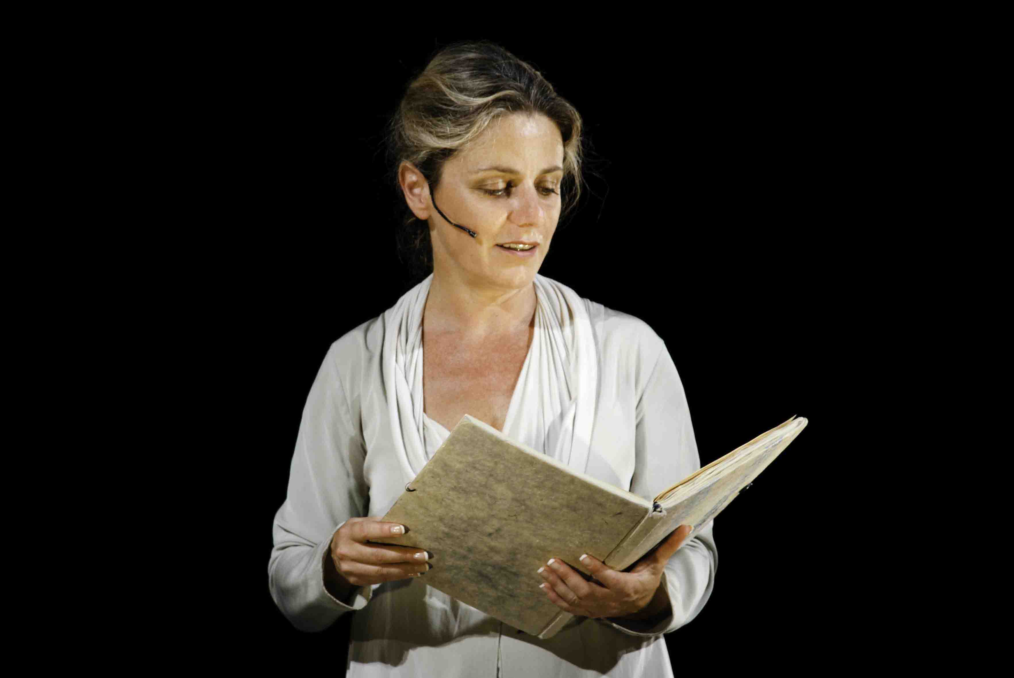 LUCILLA GIAGNONI
