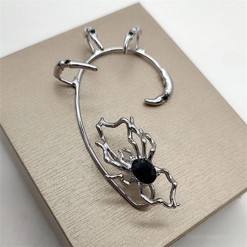 Y2K Spider Ear Cuff (No Piercing)