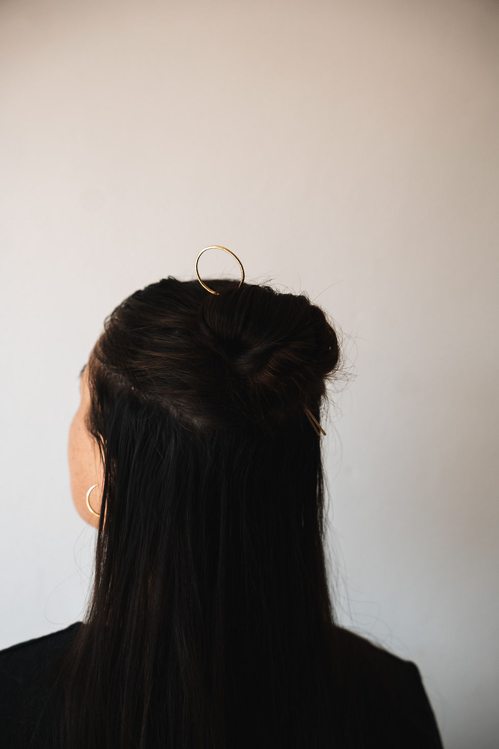 Thumbnail: Sculptural gold hair pin for bun