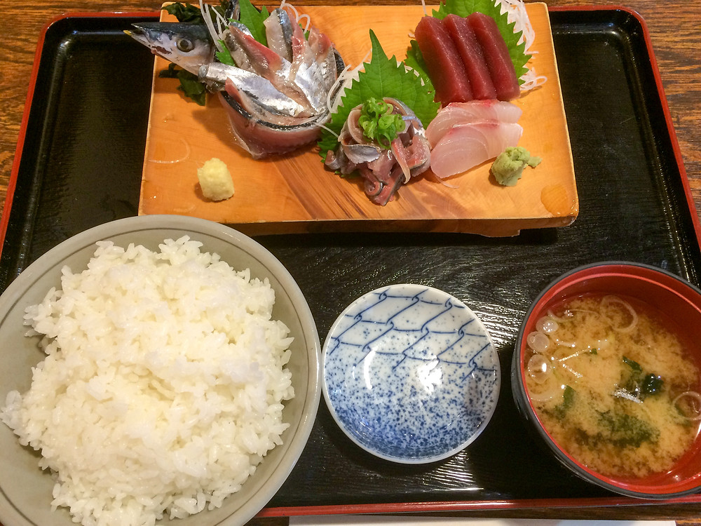 9月平日限定ランチメニュー秋刀魚刺身定食
