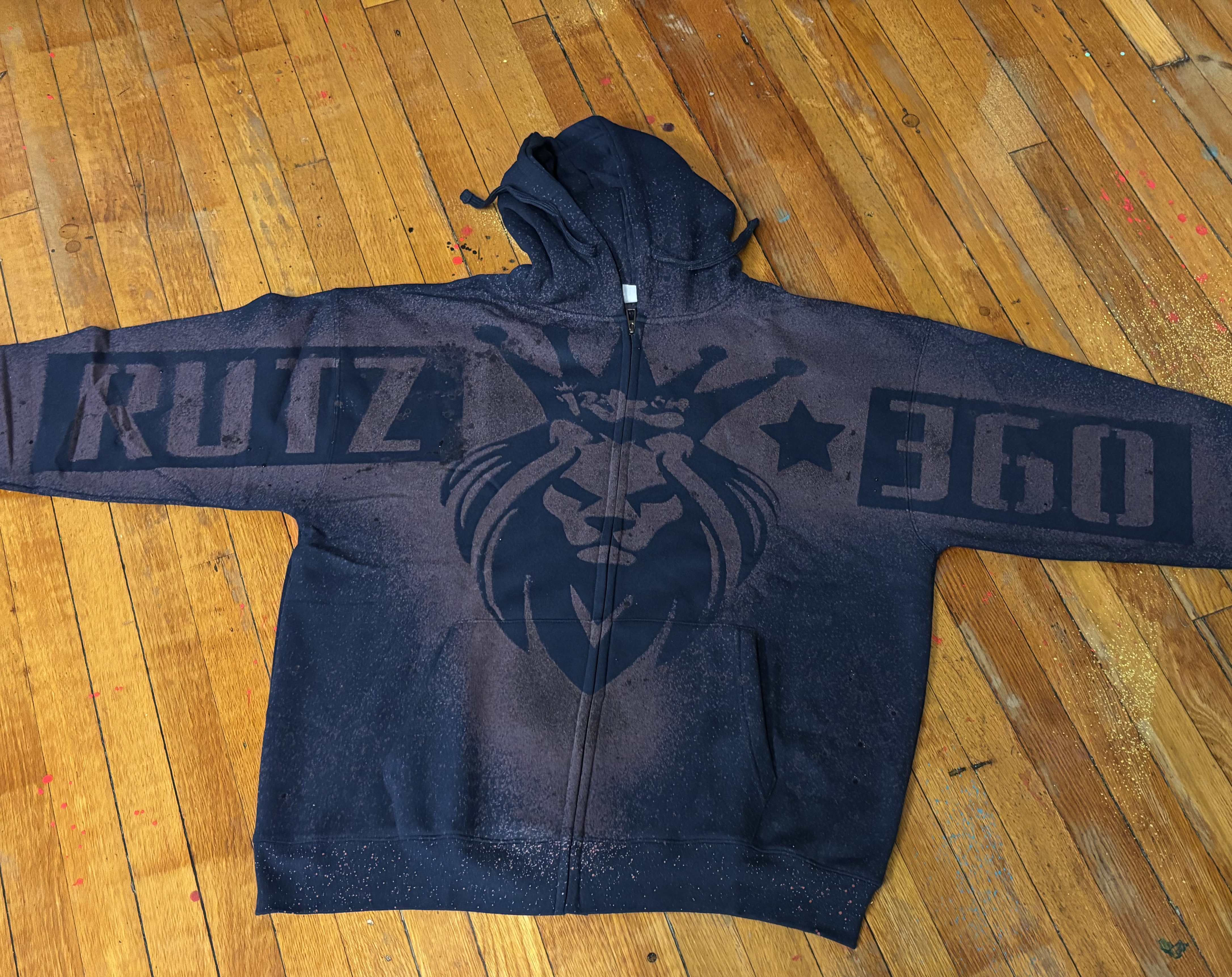 Rutz King Hoodies