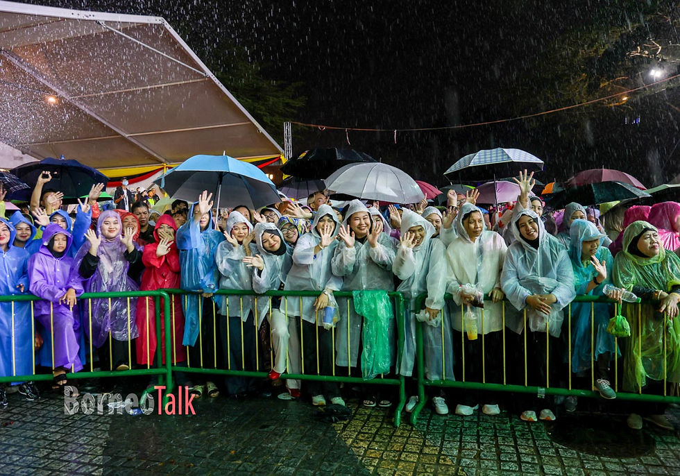 Thousands throng Kuching Waterfront to usher in New Year 2026