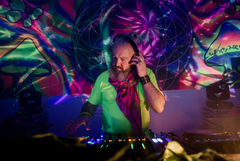 Pauli pied piper performing at AUM winter series: the dome