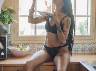 Sujetador triángulo a medida – 441 tallas para todos los pechos - La revolución Asymétrio