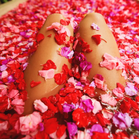 Banhos do Amor: Invocando Paixão, Atração e Cura em Seus Relacionamentos