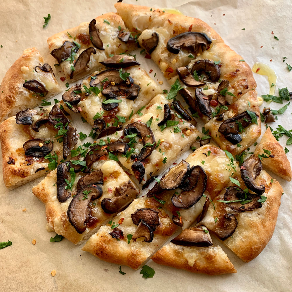 Low sodium mushroom, caramelized onion, and swiss pizza