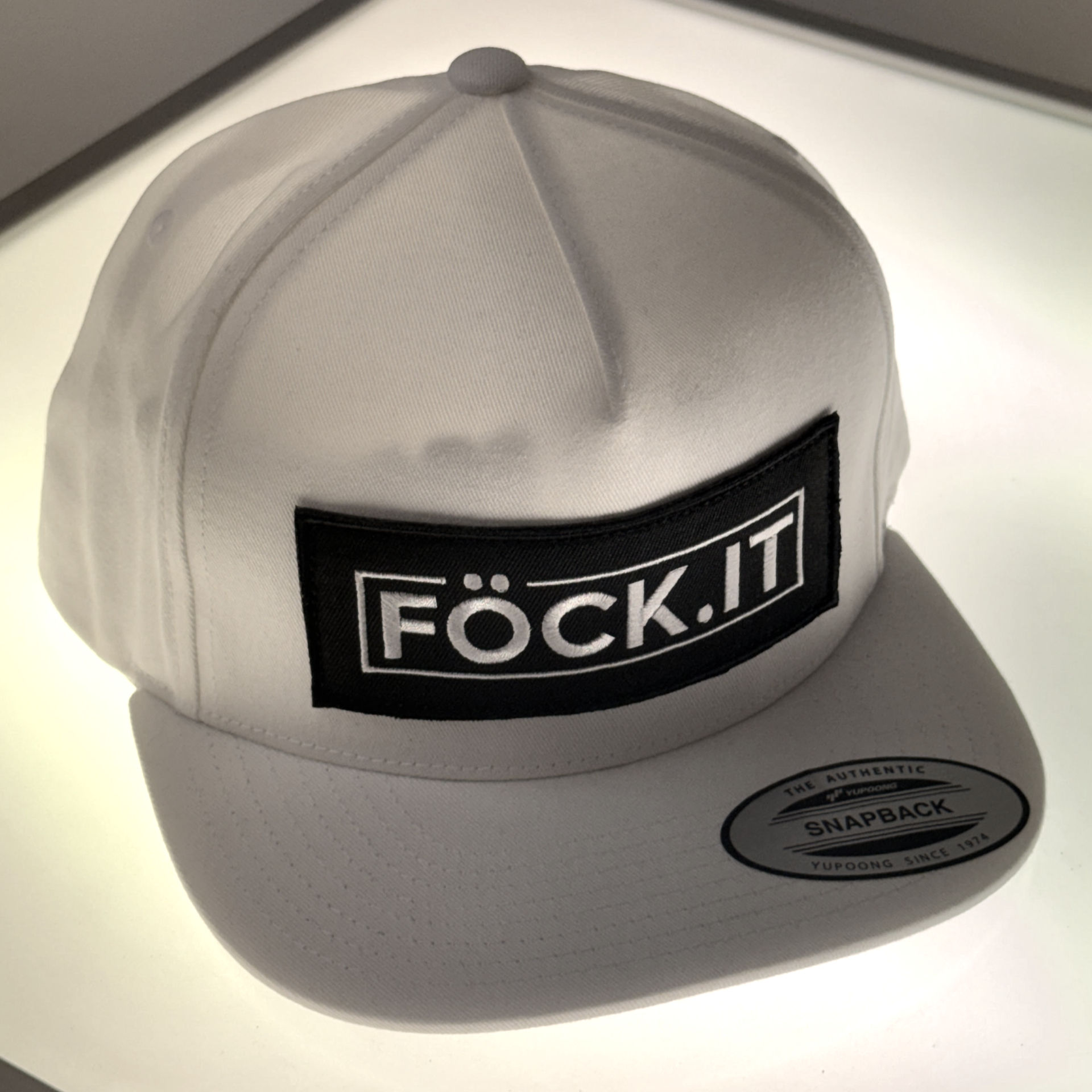 FÖCK.IT Snapback Cap • WHITE
