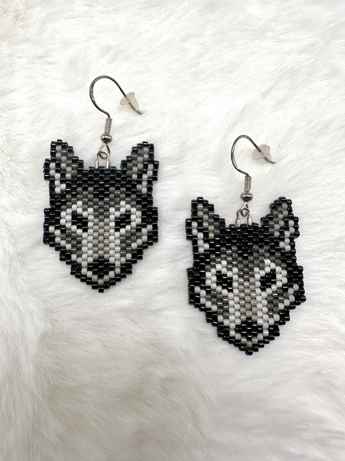 E-0043 - Gray Wolves