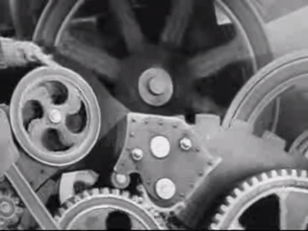 Chaplin cai nas engrenagens em “tempos modernos”