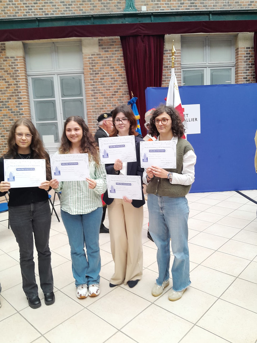 1 ère place au concours nationale de la résistance et de la déportation.