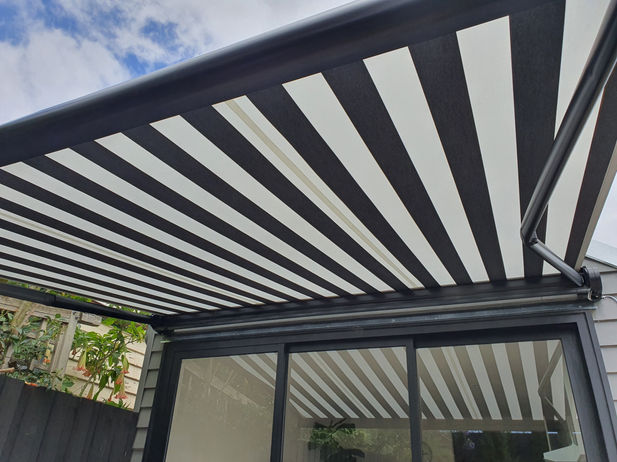 folding arm awning.jpg