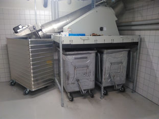 Containerhaube zu Abwurfanlage